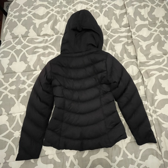 Patagonia Black Hooded Puffer Jacket - Picture 2 of 4